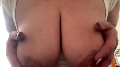 lustytits85 online show from November 24, 5:18 am