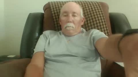 Snapshot of luv269er chatting on October 23, 9:57 pm luv269er online show from October 23, 9:57 pm