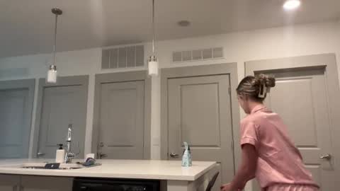 Aimee online show from January 8, 5:37 pm