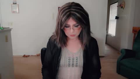 Snapshot of luvs2bbritney chatting on February 2, 6:17 pm Britney online show from February 2, 6:17 pm