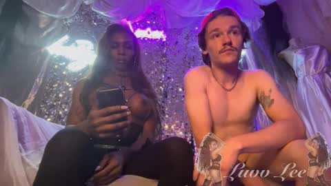 Snapshot of luvvlee chatting on September 22, 4:14 am luvvlee online show from September 22, 4:14 am