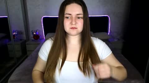 lux_lizz online show from April 7, 2:45 am