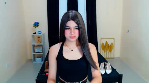 queen lux online show from September 28, 3:01 am