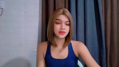 Snapshot of lux_white chatting on March 20, 5:01 am queen lux online show from March 20, 5:01 am