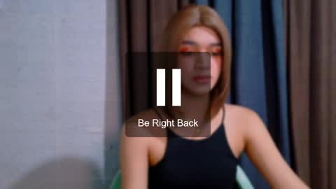 Snapshot of lux_white chatting on March 30, 4:35 am queen lux online show from March 30, 4:35 am