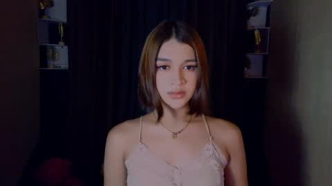 Snapshot of lux_white chatting on May 7, 4:01 pm queen lux online show from May 7, 4:01 pm