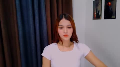 queen lux online show from June 19, 9:02 am