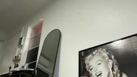 luxcher22 online show from February 11, 7:57 am