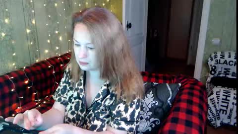 Snapshot of luxdietrich chatting on October 3, 10:01 am LuxDietrich online show from October 3, 10:01 am