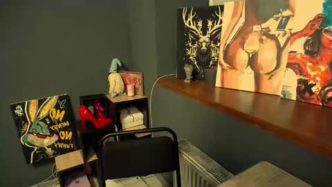 Katie online show from November 26, 1:23 pm