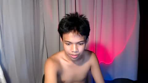 Snapshot of luxirfy_xx chatting on July 13, 5:05 pm luxirfy online show from July 13, 5:05 pm