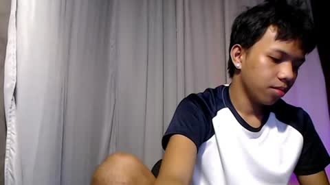 Snapshot of luxirfy_xx chatting on July 31, 4:17 pm luxirfy online show from July 31, 4:17 pm