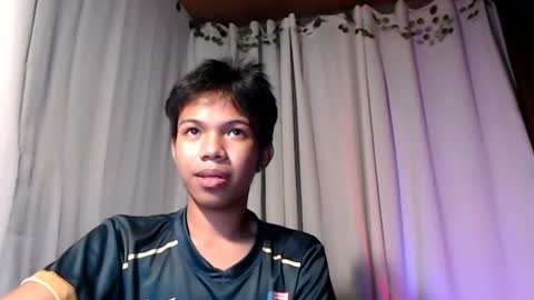 Snapshot of luxirfy_xx chatting on August 2, 7:23 pm luxirfy online show from August 2, 7:23 pm