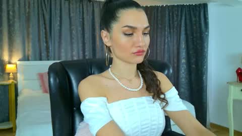 Snapshot of luxqueenstudio chatting on March 26, 9:37 am KarolinaAlpha online show from March 26, 9:37 am