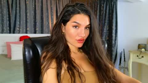 Snapshot of luxqueenstudio chatting on May 16, 3:22 pm KarolinaAlpha online show from May 16, 3:22 pm