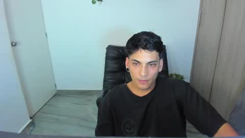Snapshot of luxrx chatting on May 6, 1:14 am luxrx online show from May 6, 1:14 am
