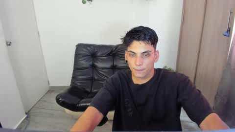 Snapshot of luxrx chatting on May 9, 6:35 pm luxrx online show from May 9, 6:35 pm