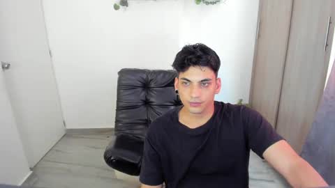 Snapshot of luxrx chatting on May 12, 5:54 pm luxrx online show from May 12, 5:54 pm