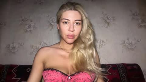 LuxSonyaStar online show from August 4, 8:33 pm