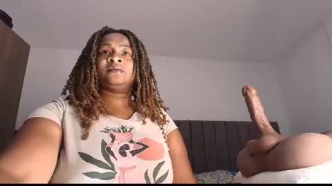 Snapshot of luxy_benet chatting on July 13, 11:13 am Big Benet online show from July 13, 11:13 am