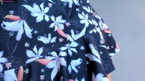 Luxy Lux online show from April 18, 12:03 am