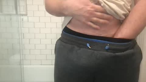 lvguynextdoor440656 online show from November 17, 4:57 pm