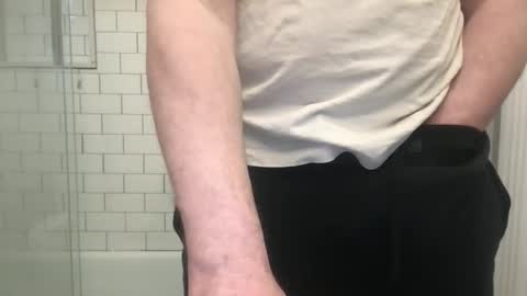 lvguynextdoor440656 online show from April 3, 9:02 pm