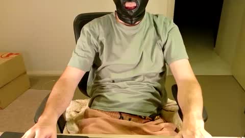 Snapshot of lxgxnd99 chatting on February 23, 9:39 am lxgxnd99 online show from February 23, 9:39 am