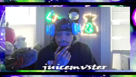 Snapshot of lxrdhxkvgemvsterjuice chatting on October 9, 5:55 pm lxrdhxkvgemvsterjuice online show from October 9, 5:55 pm