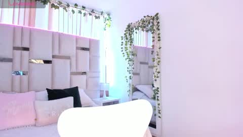 Snapshot of lya_brown chatting on November 11, 12:27 pm lya_brown online show from November 11, 12:27 pm