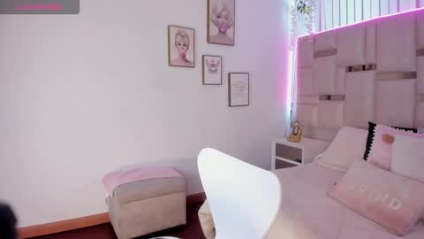 Snapshot of lya_brown chatting on December 1, 12:21 pm lya_brown online show from December 1, 12:21 pm