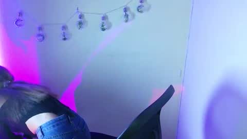 Call me Lia  online show from January 7, 8:33 pm