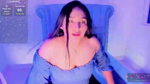 Snapshot of lya_dubois_ chatting on June 13, 9:13 pm LYA DUBOIS online show from June 13, 9:13 pm