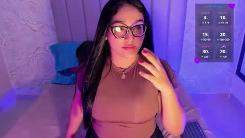 Snapshot of lya_dubois_ chatting on June 19, 8:34 pm LYA DUBOIS online show from June 19, 8:34 pm