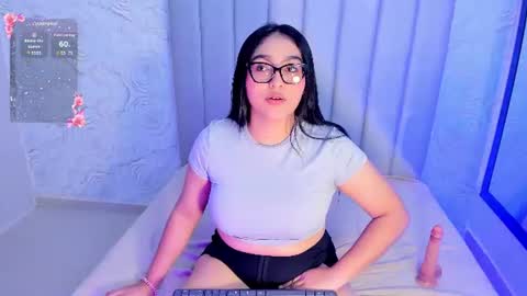 Snapshot of lya_dubois_ chatting on July 2, 10:38 pm LYA DUBOIS online show from July 2, 10:38 pm