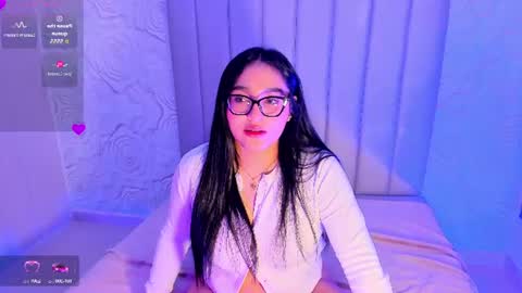 Snapshot of lya_dubois_ chatting on July 14, 8:14 pm LYA DUBOIS online show from July 14, 8:14 pm