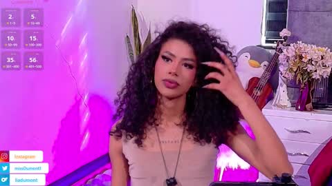 Snapshot of lyadumont chatting on January 18, 8:45 pm LYA online show from January 18, 8:45 pm