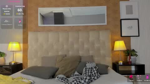 Lyan online show from November 14, 7:45 pm