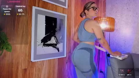 Snapshot of lyannaa_vega chatting on September 28, 11:26 am Lyana online show from September 28, 11:26 am