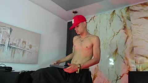 TELL ME LYCAN online show from May 30, 11:02 pm