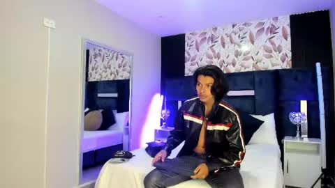 Lycan online show from July 19, 11:47 am