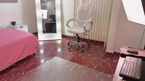  Lycoris  online show from April 13, 9:31 pm