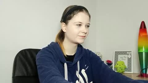 Lydia online show from November 7, 7:03 pm