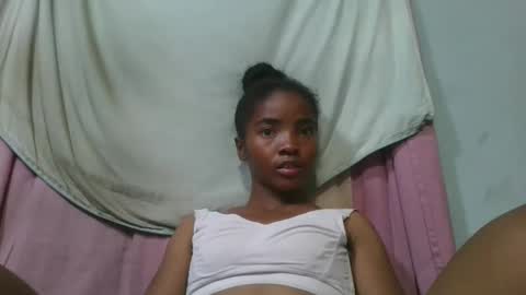 lydie856696 online show from May 5, 4:48 pm