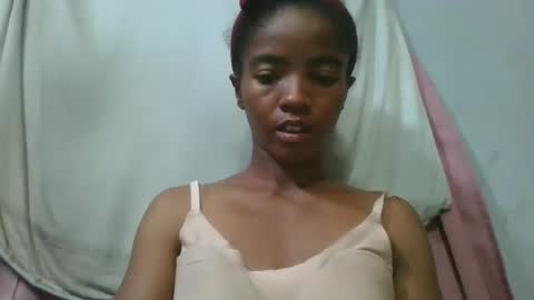 lydie856696 online show from May 11, 4:04 pm