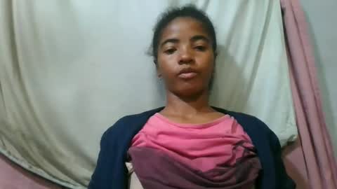 lydie856696 online show from June 16, 2:47 am