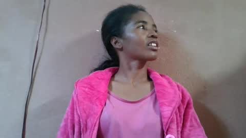 lydie856696 online show from July 8, 8:52 am