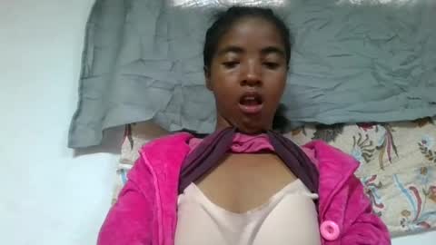 lydie856696 online show from July 12, 4:47 am