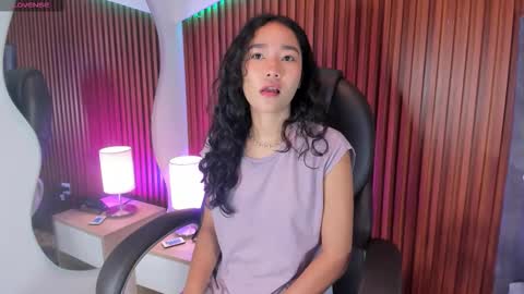Lyhana Lee online show from October 6, 2:25 pm