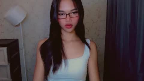 Snapshot of lykaloops chatting on February 28, 3:46 pm LYKA LOOPS online show from February 28, 3:46 pm